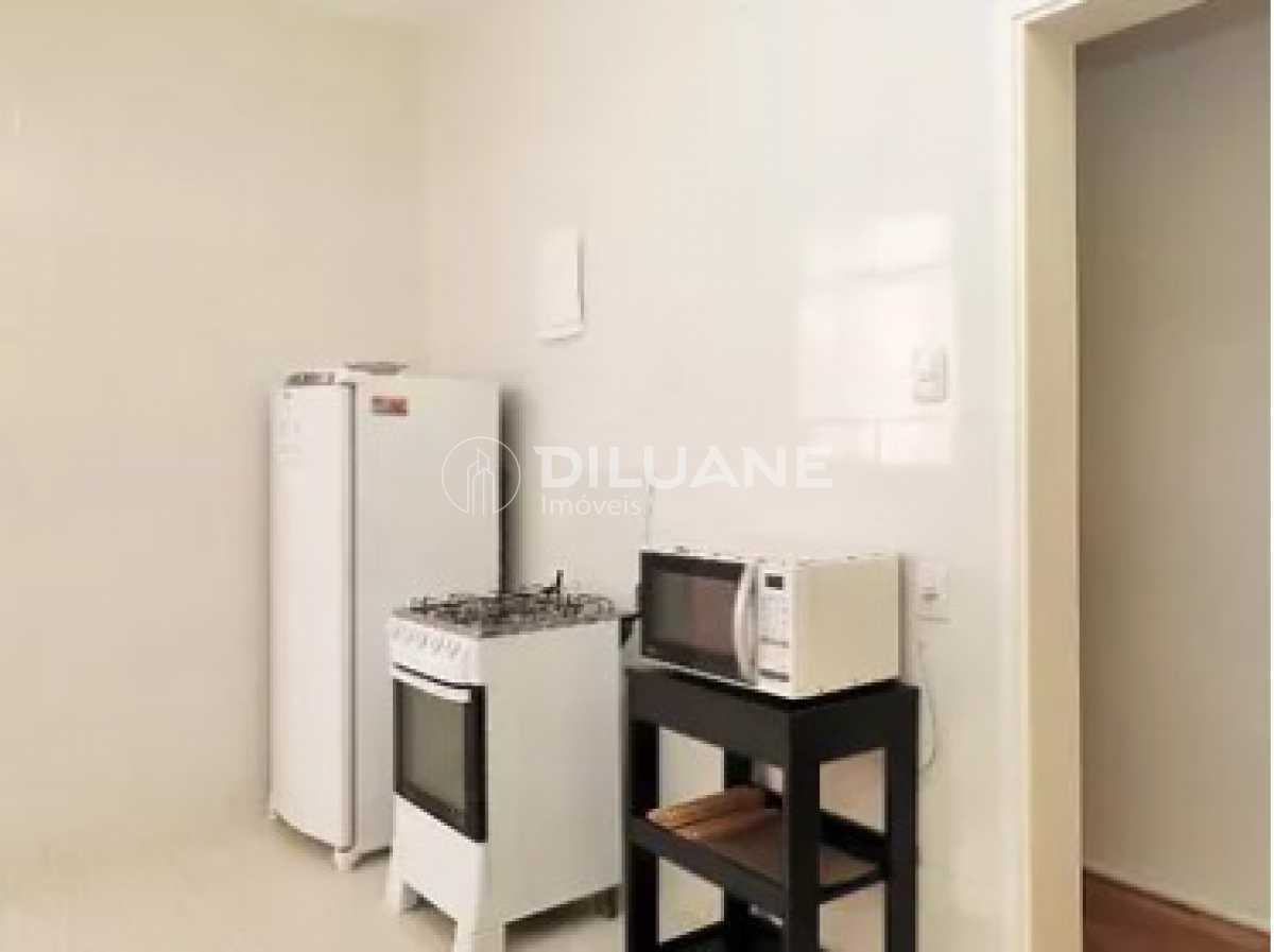 e2f28370-63c1-40d4-bde0-55efba - 18