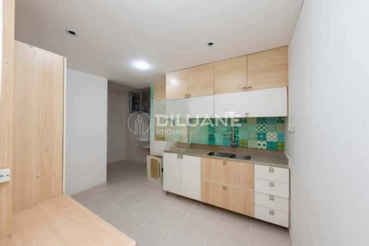 ef9d8ef5-80f3-42c9-a88f-be5e33 - 17