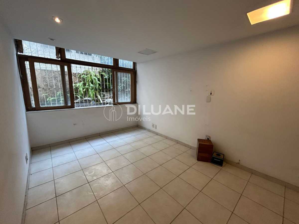 WhatsApp Image 2025-12-12 at 1 - 4