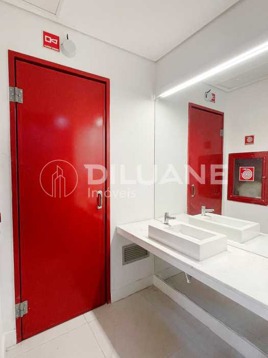 a2f92ac8-439d-4ae6-9c44-4db0e3 - 18