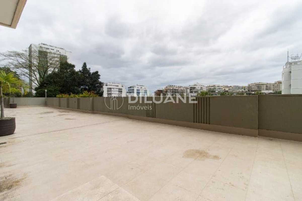 WhatsApp Image 2025-12-17 at 1 - 23