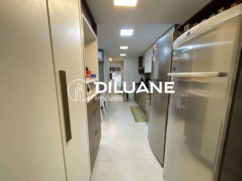 38B01730-7FD1-4DB5-9795-E0EE64 - 26