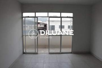 Imperdível - Diluane Imóveis Vende. Praça BrauhPrensa. Porto Novo.Excelente sobrado. Sacada. garagem 3 carros privativa. Aceita carta de crédito. Bem localizado. - NTAP20074