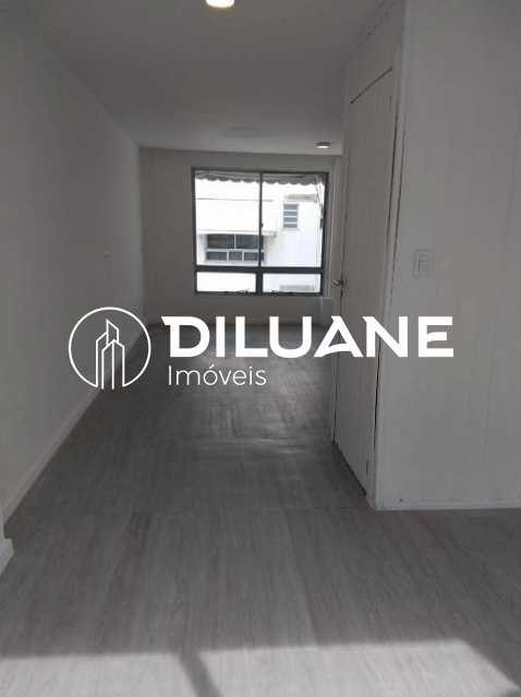 9a8b1af9d970628a39f6dee299a038 - 6