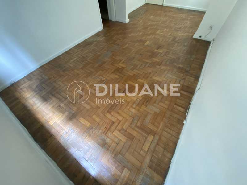 Conheça Piso sala do imóvel - Niterói. Bem localizado. Ótimo apartamento. Aceita carta de crédito. - NTAP20102 - 7 Piso sala - 7