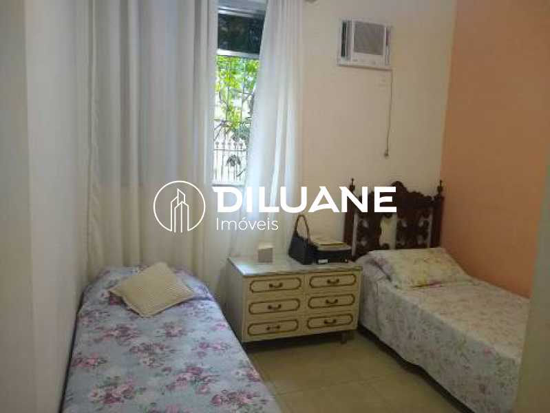 4 quartos c/ quintal-Flamengo - 4