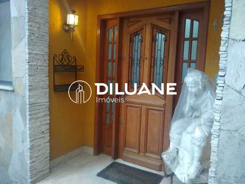 4 quartos c/ quintal-Flamengo - 1