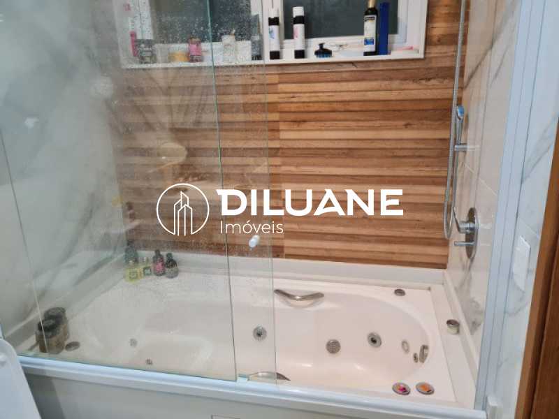 Conheça 962118681734037 do imóvel - Diluane Imoveis Vende. Icaraí Bem localizado. Medindo 140m². Quadra Praia. Garagem. Aceita permuta. - NTAP30056 - 19 962118681734037 - 19