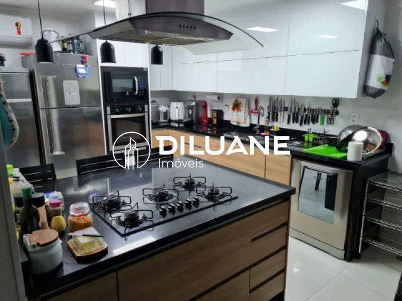 Conheça 963177207849570 do imóvel - Diluane Imoveis Vende. Icaraí Bem localizado. Medindo 140m². Quadra Praia. Garagem. Aceita permuta. - NTAP30056 - 13 963177207849570 - 13