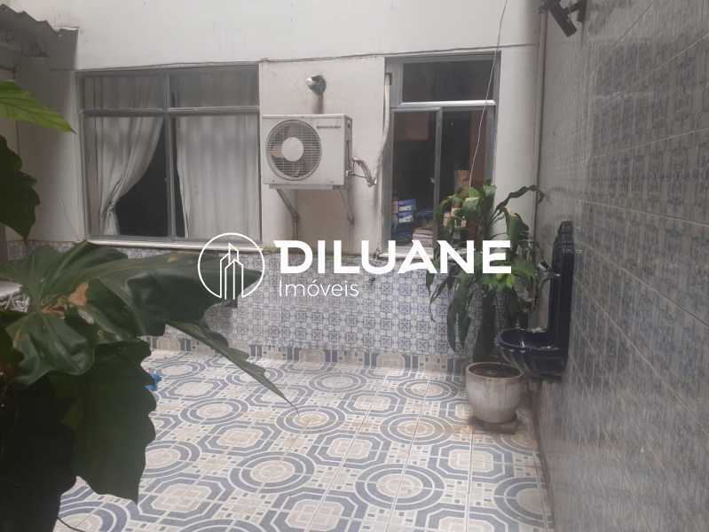 Conheça area externa do imóvel - Oportunidade imperdível!!!!!Mega apartamento de três quartos, localizado na Praia de Botafogo de frente para o mar, tipo casa com um incrível jardim de inverno e espaço para festas, no apartamento (area externa). - BTAP40146 - 4 area externa - 4