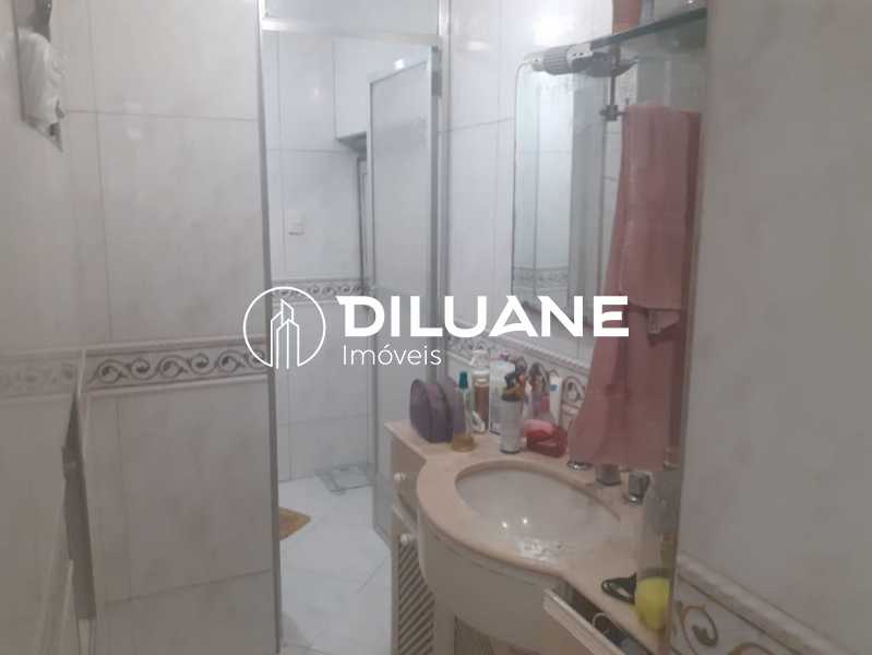 Conheça banheiro suite 2 do imóvel - Oportunidade imperdível!!!!!Mega apartamento de três quartos, localizado na Praia de Botafogo de frente para o mar, tipo casa com um incrível jardim de inverno e espaço para festas, no apartamento (area externa). - BTAP40146 - 5 banheiro suite 2 - 5