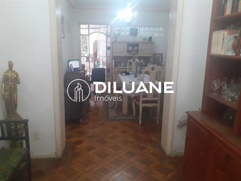 Conheça sala 1 do imóvel - Oportunidade imperdível!!!!!Mega apartamento de três quartos, localizado na Praia de Botafogo de frente para o mar, tipo casa com um incrível jardim de inverno e espaço para festas, no apartamento (area externa). - BTAP40146 - 27 sala 1 - 27