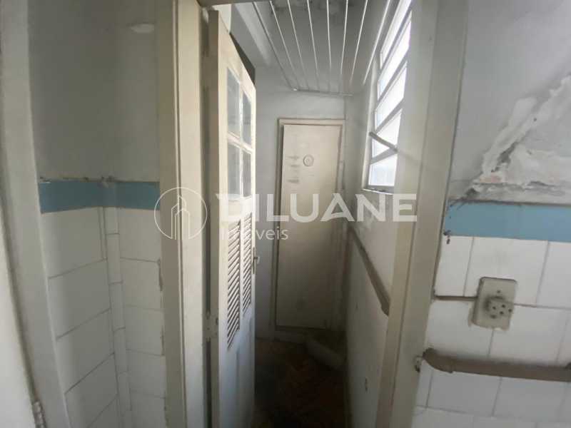 Conheça 11 do imóvel - apartamento de 3 quartos com possibilidade de suíte e vaga de garagem nas redondezas bem conservado portaria 24 horas claro e arejado excelente localização de Botafogo - BTAP30812 - 11 11 - 11