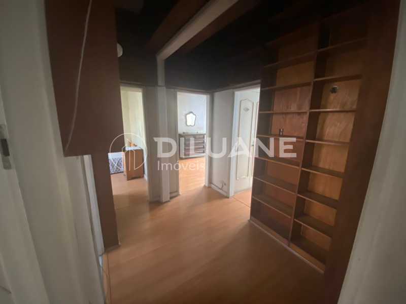 Conheça 17 do imóvel - apartamento de 3 quartos com possibilidade de suíte e vaga de garagem nas redondezas bem conservado portaria 24 horas claro e arejado excelente localização de Botafogo - BTAP30812 - 17 17 - 17