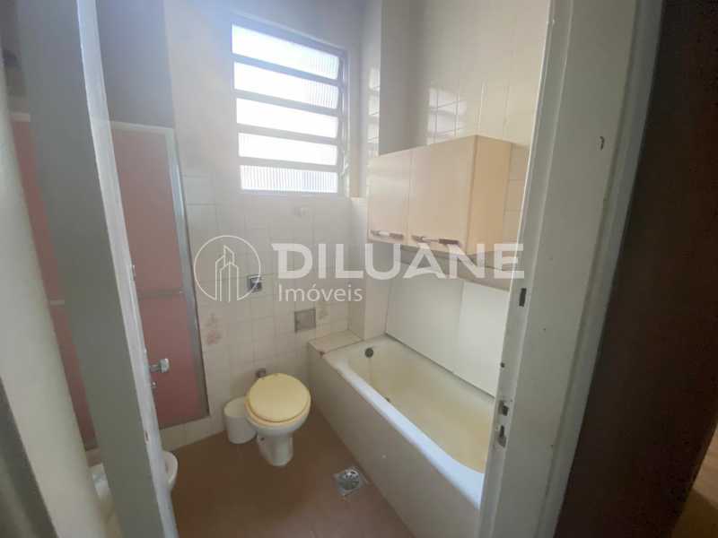 Conheça 18 do imóvel - apartamento de 3 quartos com possibilidade de suíte e vaga de garagem nas redondezas bem conservado portaria 24 horas claro e arejado excelente localização de Botafogo - BTAP30812 - 18 18 - 18