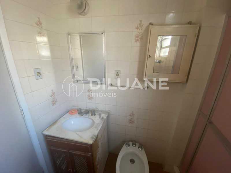 Conheça 20 do imóvel - apartamento de 3 quartos com possibilidade de suíte e vaga de garagem nas redondezas bem conservado portaria 24 horas claro e arejado excelente localização de Botafogo - BTAP30812 - 20 20 - 20