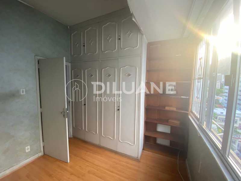 Conheça 23 do imóvel - apartamento de 3 quartos com possibilidade de suíte e vaga de garagem nas redondezas bem conservado portaria 24 horas claro e arejado excelente localização de Botafogo - BTAP30812 - 23 23 - 23