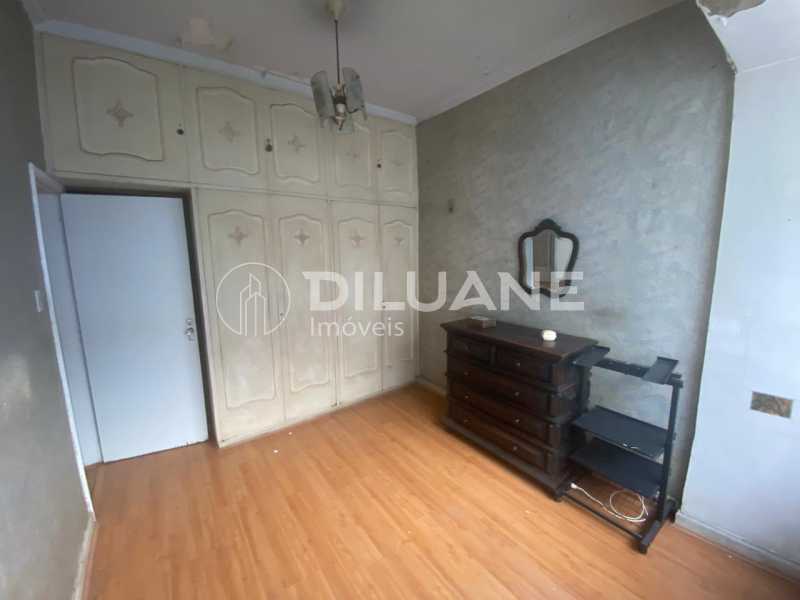 Conheça 24 do imóvel - apartamento de 3 quartos com possibilidade de suíte e vaga de garagem nas redondezas bem conservado portaria 24 horas claro e arejado excelente localização de Botafogo - BTAP30812 - 24 24 - 24