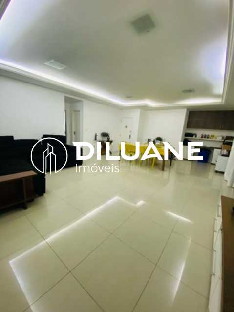 Conheça 334203283055522 do imóvel - Diluane Imóveis Vende. Excelente cobertuta 320m². 4 quartos suíte.Garagem 4 carros. Condominio Recém Construído. - BTCO40037 - 8 334203283055522 - 8