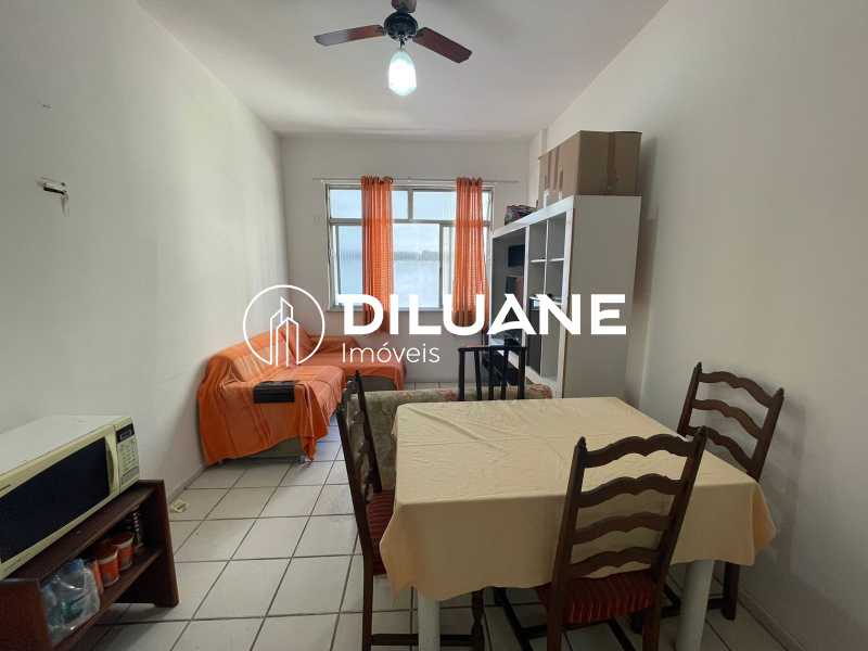 C53E9FBE-8C39-4E1B-99EB-685B48 - 2