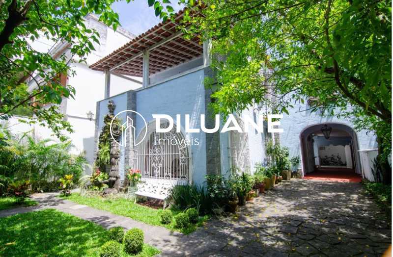 Conheça Frente da casa do imóvel - belíssima casa; localizada em rua tranquila, com segurança 24h, - BTCA50021 - 2 Frente da casa - 2