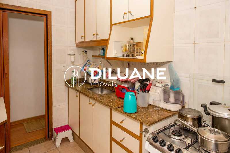 d9ff56ee-7a41-47d0-b1b8-c7d9ff - 9