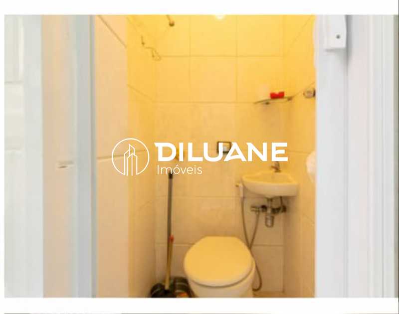 Banheiro de Serviço - 24