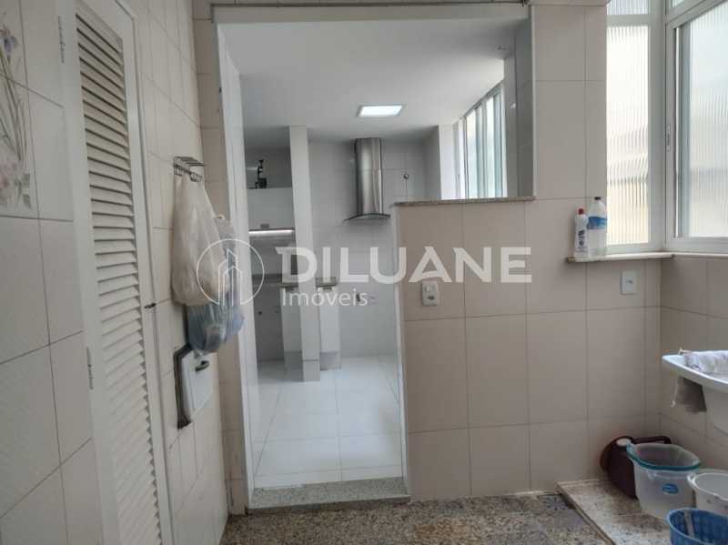 AREA DE SERVIÇO - 43