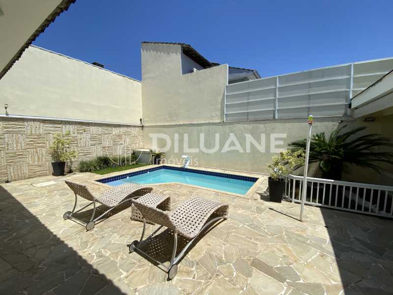Conheça Piscina do imóvel - Diluane Imóveis Vende. Camboinhas. Excelente Casa Região com Ótima Qualidadede Vida. Duplex. Área Gormet e Piscina.Garagem 3 carros. Parque João Batista Petersen. - NTCN30013 - 13 Piscina - 13