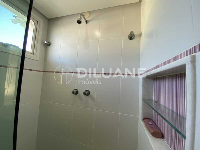Conheça Suite Quarto 3 do imóvel - Diluane Imóveis Vende. Camboinhas. Excelente Casa Região com Ótima Qualidadede Vida. Duplex. Área Gormet e Piscina.Garagem 3 carros. Parque João Batista Petersen. - NTCN30013 - 37 Suite Quarto 3 - 37