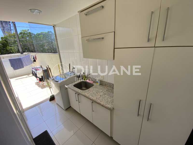 Conheça Área de serviço do imóvel - Diluane Imóveis Vende. Camboinhas. Excelente Casa Região com Ótima Qualidadede Vida. Duplex. Área Gormet e Piscina.Garagem 3 carros. Parque João Batista Petersen. - NTCN30013 - 44 Área de serviço - 44