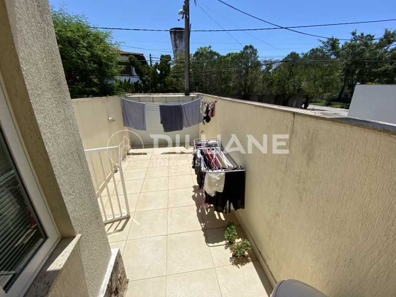 Conheça Área de serviço do imóvel - Diluane Imóveis Vende. Camboinhas. Excelente Casa Região com Ótima Qualidadede Vida. Duplex. Área Gormet e Piscina.Garagem 3 carros. Parque João Batista Petersen. - NTCN30013 - 48 Área de serviço - 48