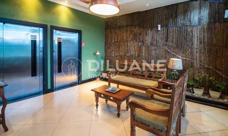 Conheça Portaria do imóvel - Diluane Imóveis Vende !!! Niterói. Bem localizado. Condomínio com Infra Estrutura Completa.Medindo 80m². Garagem.Vazio. Proximo ao Corpo de Bombeiros. - NTAP30104 - 47 Portaria - 47