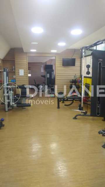 Conheça Academia do imóvel - Diluane Imóveis Vende !!! Niterói. Bem localizado. Condomínio com Infra Estrutura Completa.Medindo 80m². Garagem.Vazio. Proximo ao Corpo de Bombeiros. - NTAP30104 - 35 Academia - 35