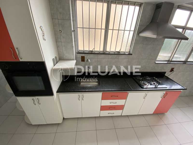 Conheça Pia cozinha do imóvel - Diluane Imóveis Vende !!! Niterói. Bem localizado. Condomínio com Infra Estrutura Completa.Medindo 80m². Garagem.Vazio. Proximo ao Corpo de Bombeiros. - NTAP30104 - 5 Pia cozinha - 5