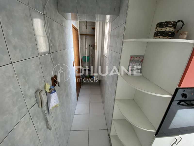 Conheça Área de serviço 2 do imóvel - Diluane Imóveis Vende !!! Niterói. Bem localizado. Condomínio com Infra Estrutura Completa.Medindo 80m². Garagem.Vazio. Proximo ao Corpo de Bombeiros. - NTAP30104 - 8 Área de serviço 2 - 8