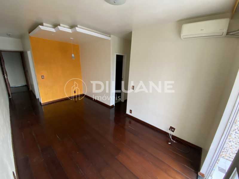 Conheça Sala do imóvel - Diluane Imóveis Vende !!! Niterói. Bem localizado. Condomínio com Infra Estrutura Completa.Medindo 80m². Garagem.Vazio. Proximo ao Corpo de Bombeiros. - NTAP30104 - 10 Sala - 10