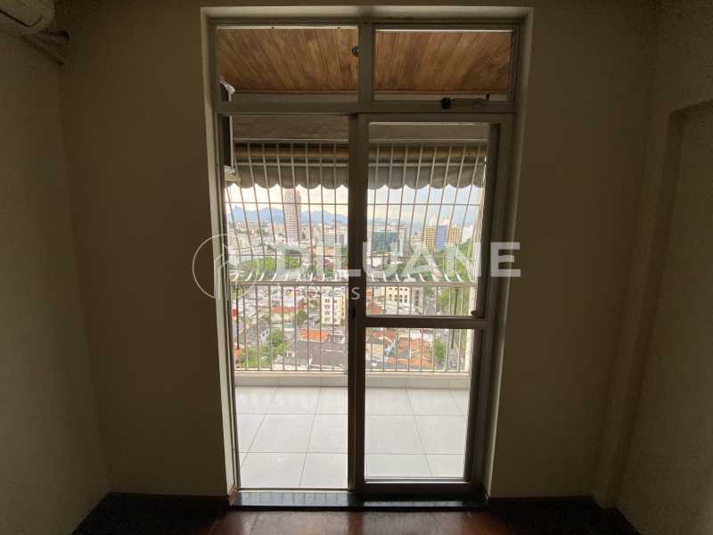 Conheça Janela Sala do imóvel - Diluane Imóveis Vende !!! Niterói. Bem localizado. Condomínio com Infra Estrutura Completa.Medindo 80m². Garagem.Vazio. Proximo ao Corpo de Bombeiros. - NTAP30104 - 11 Janela Sala - 11