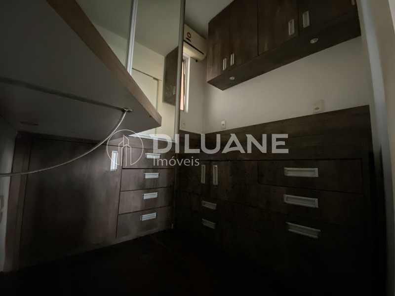 Conheça Escritório do imóvel - Diluane Imóveis Vende !!! Niterói. Bem localizado. Condomínio com Infra Estrutura Completa.Medindo 80m². Garagem.Vazio. Proximo ao Corpo de Bombeiros. - NTAP30104 - 24 Escritório - 24