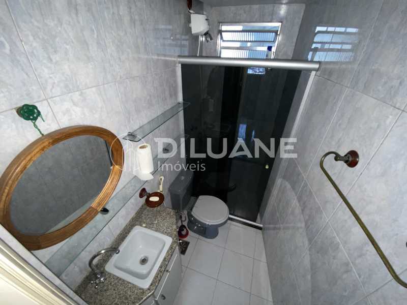 Conheça Suite Quarto 2 do imóvel - Diluane Imóveis Vende !!! Niterói. Bem localizado. Condomínio com Infra Estrutura Completa.Medindo 80m². Garagem.Vazio. Proximo ao Corpo de Bombeiros. - NTAP30104 - 27 Suite Quarto 2 - 27