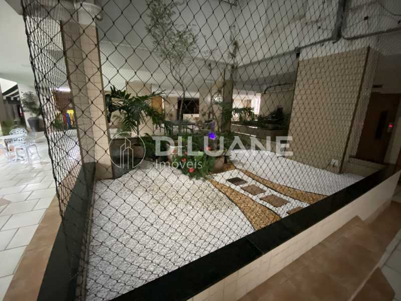 Conheça Área comum do imóvel - Diluane Imóveis Vende !!! Niterói. Bem localizado. Condomínio com Infra Estrutura Completa.Medindo 80m². Garagem.Vazio. Proximo ao Corpo de Bombeiros. - NTAP30104 - 29 Área comum - 29