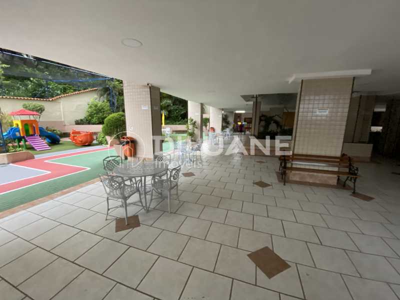 Conheça Área comum do imóvel - Diluane Imóveis Vende !!! Niterói. Bem localizado. Condomínio com Infra Estrutura Completa.Medindo 80m². Garagem.Vazio. Proximo ao Corpo de Bombeiros. - NTAP30104 - 32 Área comum - 32