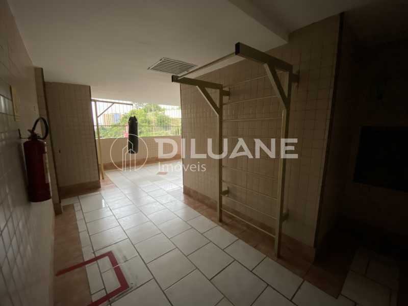 Conheça Academia do imóvel - Diluane Imóveis Vende !!! Niterói. Bem localizado. Condomínio com Infra Estrutura Completa.Medindo 80m². Garagem.Vazio. Proximo ao Corpo de Bombeiros. - NTAP30104 - 33 Academia - 33