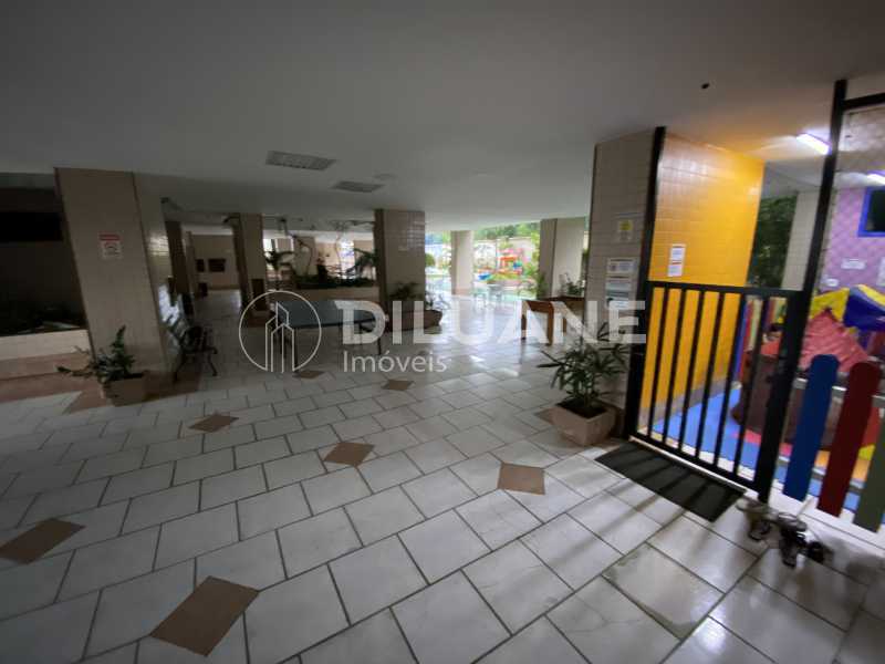 Conheça Área comum do imóvel - Diluane Imóveis Vende !!! Niterói. Bem localizado. Condomínio com Infra Estrutura Completa.Medindo 80m². Garagem.Vazio. Proximo ao Corpo de Bombeiros. - NTAP30104 - 36 Área comum - 36