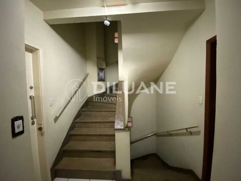 Conheça Corredor prédio do imóvel - Kitnet/Conjugado 27m² à venda Copacabana, Rio de Janeiro - R$ 530.000 - CPKI10051 - 20 Corredor prédio - 20
