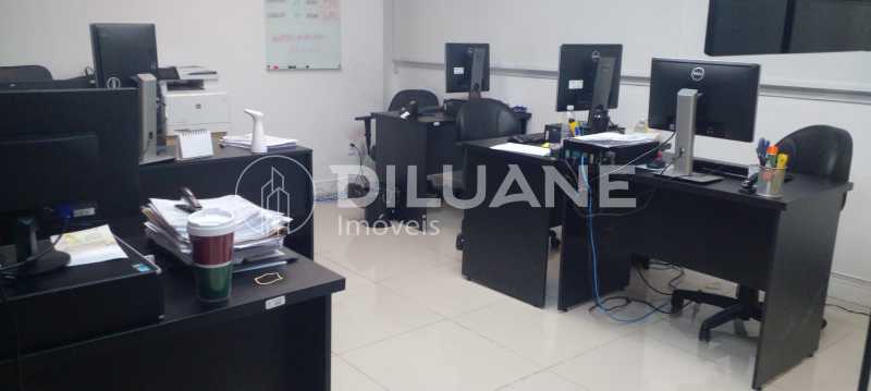 Conheça 432231bb-9eaf-443c-ad16-4a6c38 do imóvel - Diluane Imóveis Vende. Excelente Andar Corporativo em Niterói. Condomínio oferece Cobertura: Sybe café, 3 salas de reunião , espaço com churrasqueira, Conforto e praticidade. - NTSJ00003 - 19 432231bb-9eaf-443c-ad16-4a6c38 - 19
