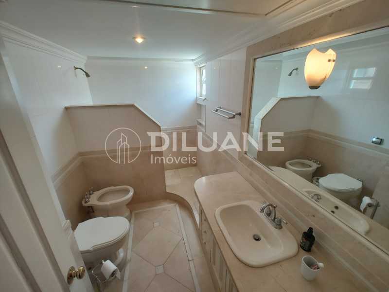 Conheça Banheiro suite 1 do imóvel - Cobertura à venda Avenida Atlântica, Copacabana, Rio de Janeiro - R$ 18.000.000 - CPCO40011 - 6 Banheiro suite 1 - 6