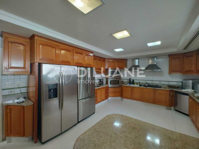 Conheça Cozinha do imóvel - Cobertura à venda Avenida Atlântica, Copacabana, Rio de Janeiro - R$ 18.000.000 - CPCO40011 - 21 Cozinha - 21