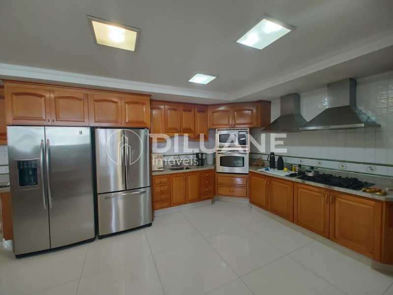 Conheça Cozinha do imóvel - Cobertura à venda Avenida Atlântica, Copacabana, Rio de Janeiro - R$ 18.000.000 - CPCO40011 - 22 Cozinha - 22
