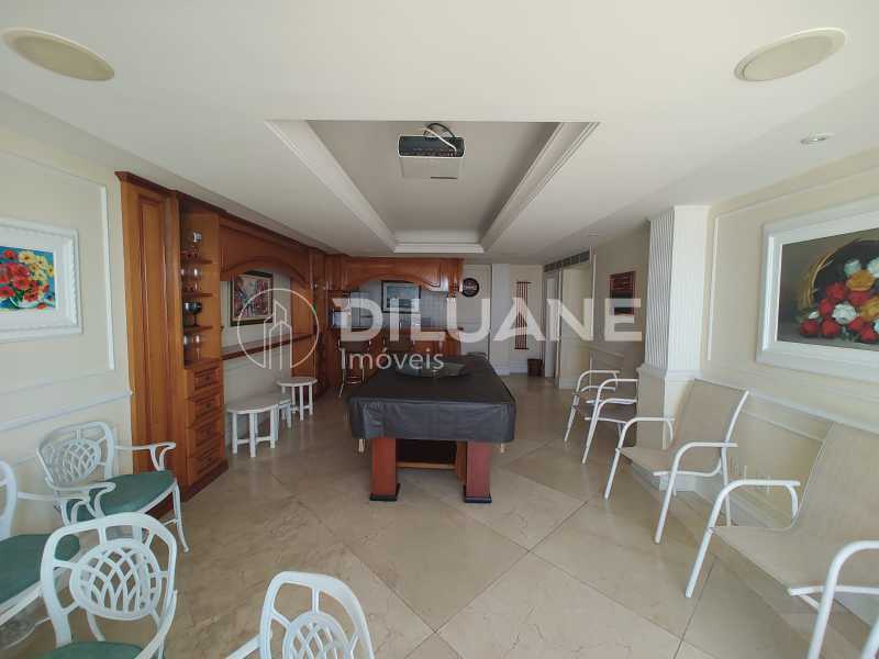Conheça Bar e sala de jogos do imóvel - Cobertura à venda Avenida Atlântica, Copacabana, Rio de Janeiro - R$ 18.000.000 - CPCO40011 - 33 Bar e sala de jogos - 33